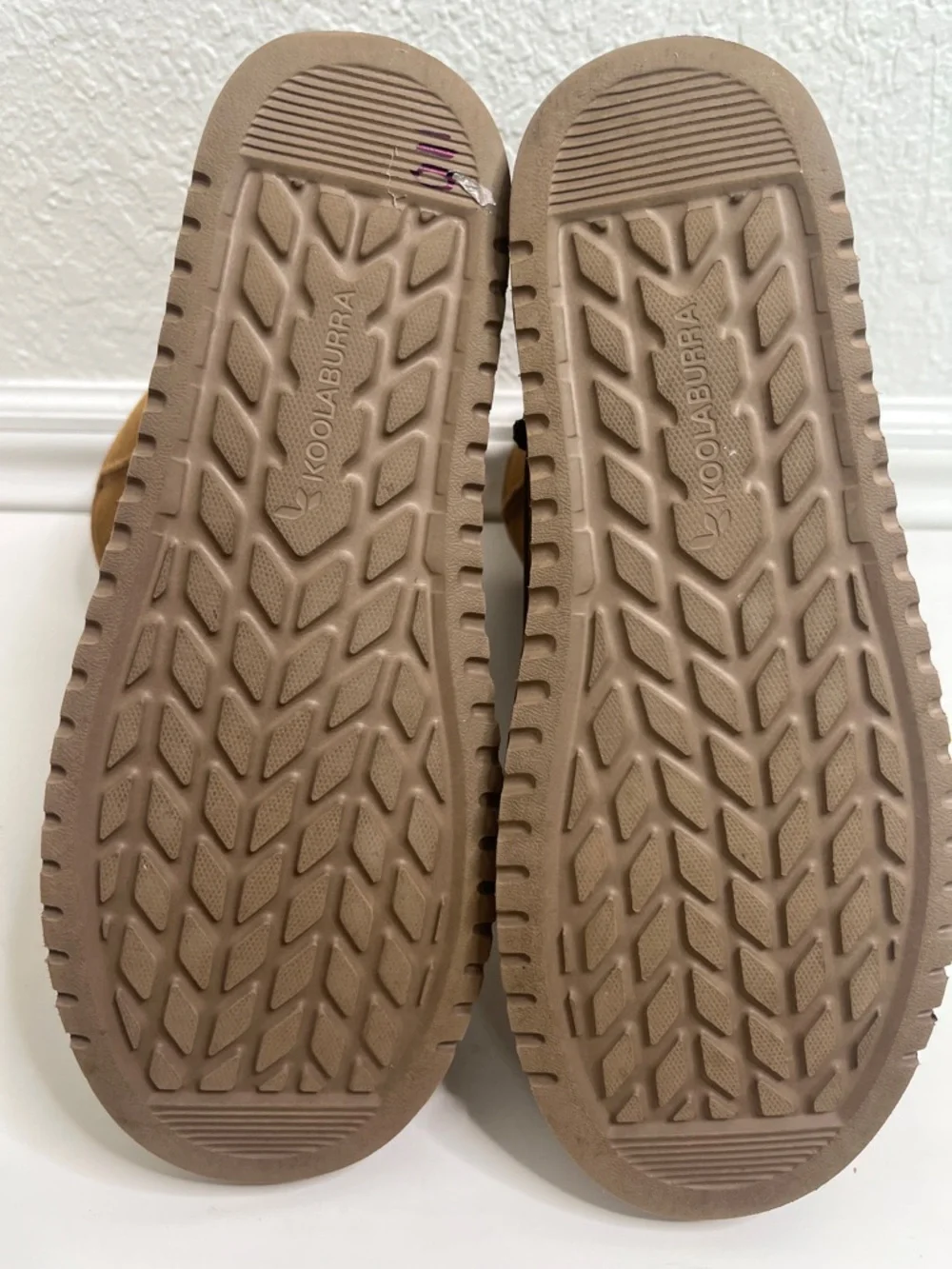 UGG Koola Short Sheepskin Boots Sz 9